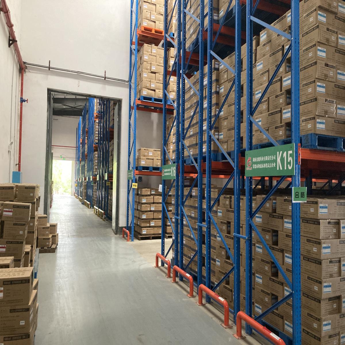 雙伸位貨架（詳請(qǐng)點(diǎn)擊）